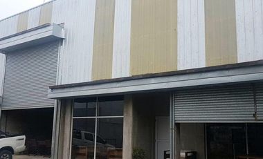 Excelente Galpón con lote lindero