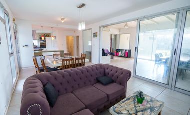 Casa en  Venta en Barrio privado en La Plata