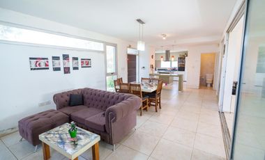 Casa en  Venta en Barrio privado en La Plata