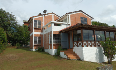 Se Vende Casa Campestre En Condominio, Con Vista Al Lago Calima