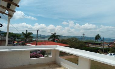 Se Vende Casa Campestre En Condominio, Con Vista Al Lago Calima