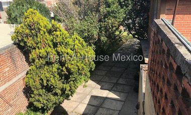 Casa en Venta en Calzada De guadalupe, El Nopalito RU 25-2320.