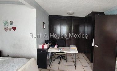 Casa en Venta en Calle Paseo de la virtud, Cofradia de San Miguel RU 26-1334.