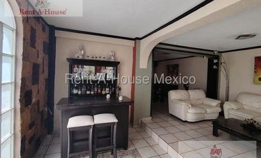 Casa en Venta en Calle Paseo de la virtud, Cofradia de San Miguel RU 26-1334.