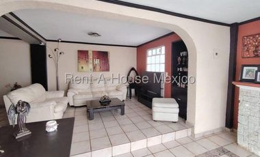 Casa en Venta en Calle Paseo de la virtud, Cofradia de San Miguel RU 26-1334.