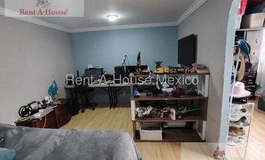 Casa en Venta en Calle Paseo de la virtud, Cofradia de San Miguel RU 26-1334.