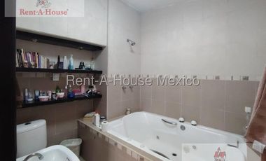 Casa en Venta en Calle Paseo de la virtud, Cofradia de San Miguel RU 26-1334.