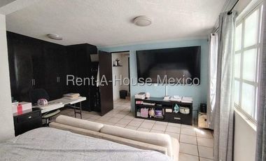 Casa en Venta en Calle Paseo de la virtud, Cofradia de San Miguel RU 26-1334.