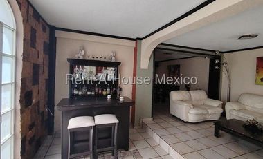 Casa en Venta en Calle Paseo de la virtud, Cofradia de San Miguel RU 26-1334.