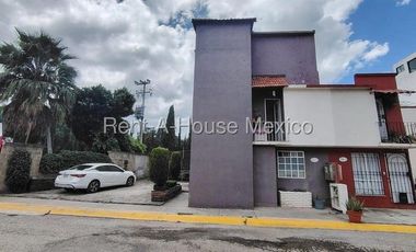 Casa en Venta en Calle Paseo de la virtud, Cofradia de San Miguel RU 26-1334.