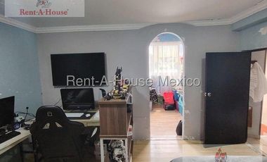 Casa en Venta en Calle Paseo de la virtud, Cofradia de San Miguel RU 26-1334.