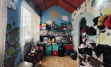 Casa en Venta en Calle Paseo de la virtud, Cofradia de San Miguel RU 26-1334.