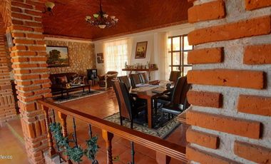Casa en Venta en Calle La Noria, Los Reyes Nopala RU 25-3060.