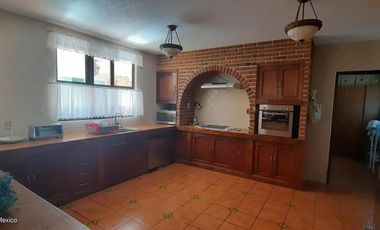 Casa en Venta en Calle La Noria, Los Reyes Nopala RU 25-3060.