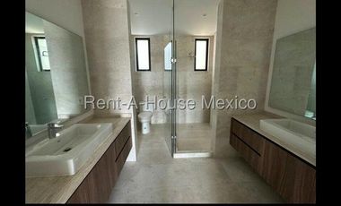 Departamento en Venta en Avenida de las Fuentes, Lomas de Tecamachalco RU 25-2635.