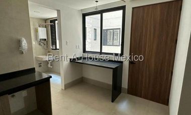 Departamento en Venta en Avenida de las Fuentes, Lomas de Tecamachalco RU 25-2635.
