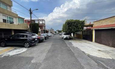 Casa en Venta en Calle De Los Patos, Las Alamedas RU 25-733.