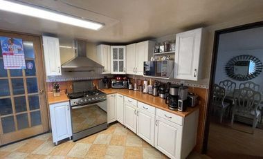 Casa en Venta en Calle De Los Patos, Las Alamedas RU 25-733.