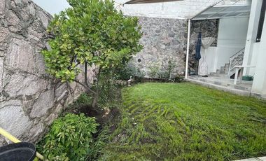 Casa en Venta en Calle De Los Patos, Las Alamedas RU 25-733.