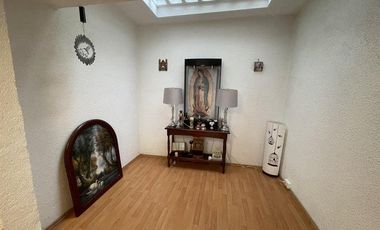 Casa en Venta en Calle De Los Patos, Las Alamedas RU 25-733.