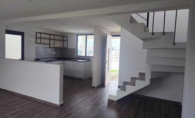 Casa en Venta en Tolcayuca, Fraccionamiento Vientos del Sur RU 25-785.