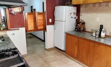 CASA EN VENTA EN EXCELENTE ESTADO CON PILETA APTA CREDITO