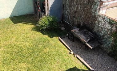 CASA EN VENTA EN EXCELENTE ESTADO CON PILETA APTA CREDITO