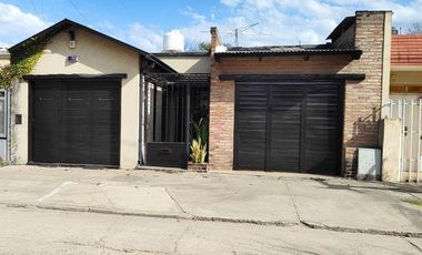 CASA EN VENTA EN EXCELENTE ESTADO CON PILETA APTA CREDITO