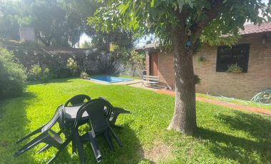 VENTA CASA 5 AMBIENTES EN VILLA ADELINA