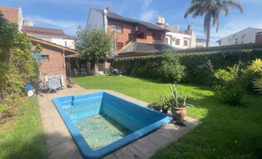 VENTA CASA 5 AMBIENTES EN VILLA ADELINA