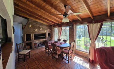 VENTA CASA 5 AMBIENTES EN VILLA ADELINA