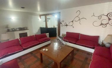 VENTA CASA 5 AMBIENTES EN VILLA ADELINA