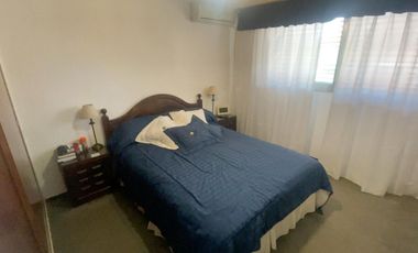 VENTA CASA 5 AMBIENTES EN VILLA ADELINA