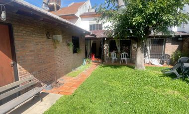 VENTA CASA 5 AMBIENTES EN VILLA ADELINA