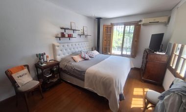 Casa en venta de tres dormitorios en Villa Elisa