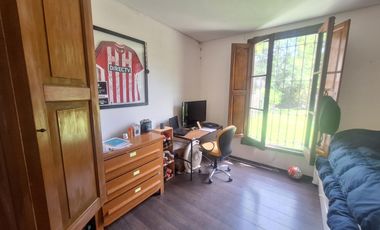 Casa en venta de tres dormitorios en Villa Elisa