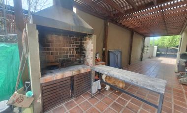 Casa en venta de tres dormitorios en Villa Elisa