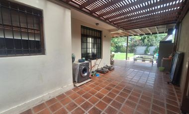 Casa en venta de tres dormitorios en Villa Elisa