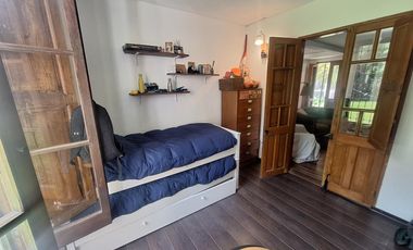 Casa en venta de tres dormitorios en Villa Elisa