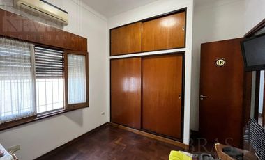 Chalet impecable de una planta / suite / gran jardín / lote 410 m2