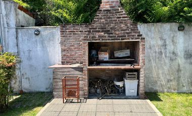 Chalet impecable de una planta / suite / gran jardín / lote 410 m2