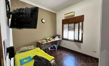 Chalet impecable de una planta / suite / gran jardín / lote 410 m2