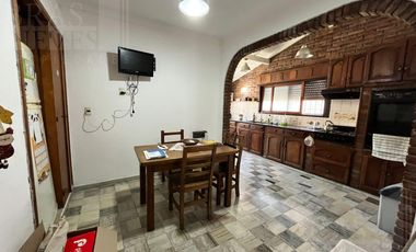 Chalet impecable de una planta / suite / gran jardín / lote 410 m2