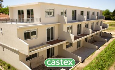 Departamento tres ambientes en  venta en Saravi Village