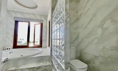 CASA AL LAGO EN LAGUNA GRANDE VILLANUEVA - 6 AMBIENTES