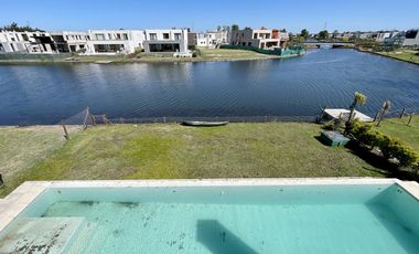 CASA AL LAGO EN LAGUNA GRANDE VILLANUEVA - 6 AMBIENTES
