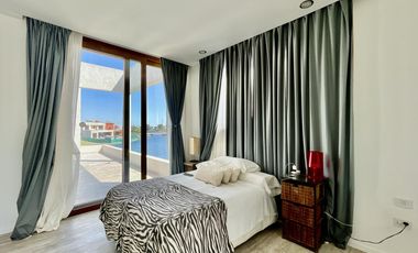 CASA AL LAGO EN LAGUNA GRANDE VILLANUEVA - 6 AMBIENTES