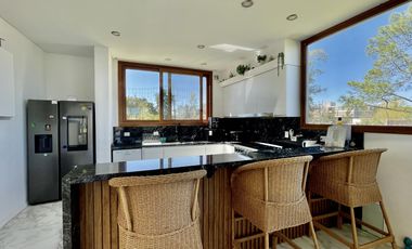 CASA AL LAGO EN LAGUNA GRANDE VILLANUEVA - 6 AMBIENTES