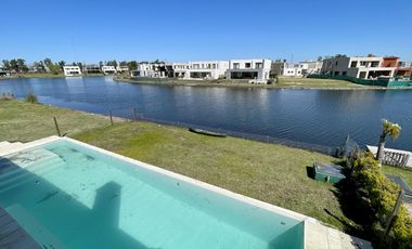 CASA AL LAGO EN LAGUNA GRANDE VILLANUEVA - 6 AMBIENTES