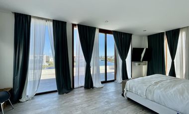 CASA AL LAGO EN LAGUNA GRANDE VILLANUEVA - 6 AMBIENTES